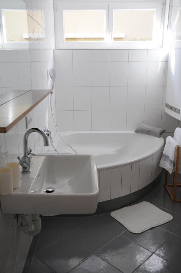 Relax Apartment Mit Garten - Lifestyle Am Bodensee, Fahrraeder & Parkplatz Inklusive Bregenz Eksteriør bilde